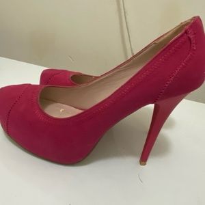 Pink pumps